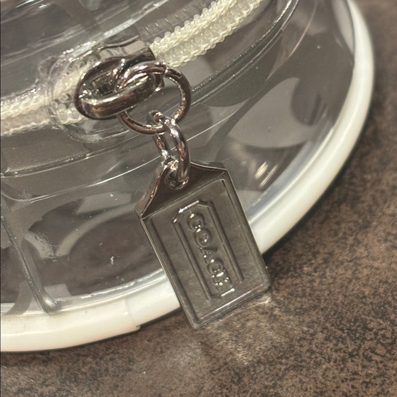 Authentic Rare Coach Signature Clear Round Cosmetic Case PVC White - Picture 2 of 7